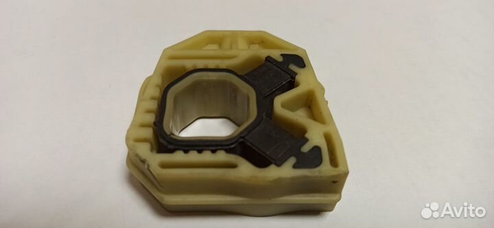 Подушка радиатора Skoda Octavia 1Z0121367B Б/У