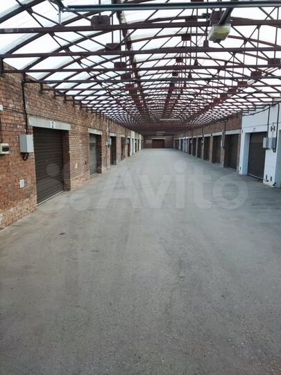 Гараж, > 30 м²