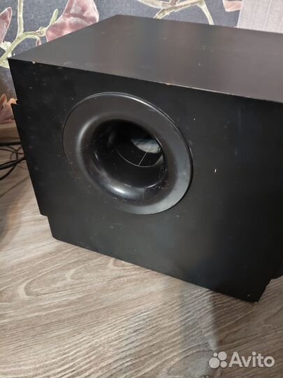 Музыкальный центр с сабвуфером
