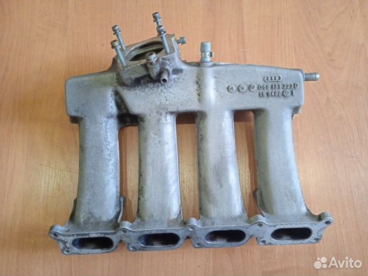 Коллектор впускной Volkswagen Passat B5 седан 1.8