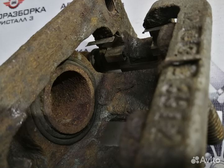 Суппорт задний левый Nissan Murano Z50