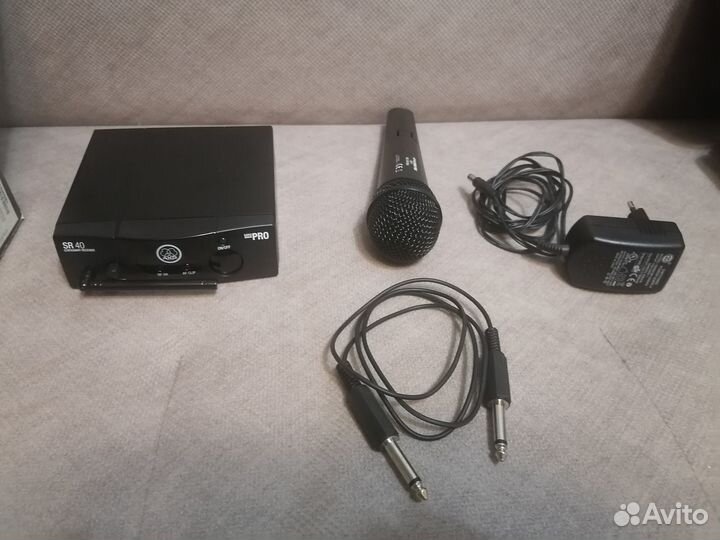 Радио микрофон AKG SR 40 mini pro новый