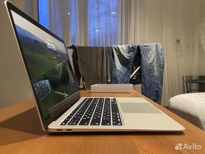 Ноутбук Apple Macbook Air 13 M1 16/256