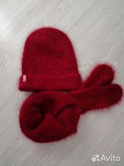 Шапка, снуд и варежки женские