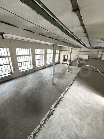 Панорамные окна, 900 чел. работников рядом, 263 м²