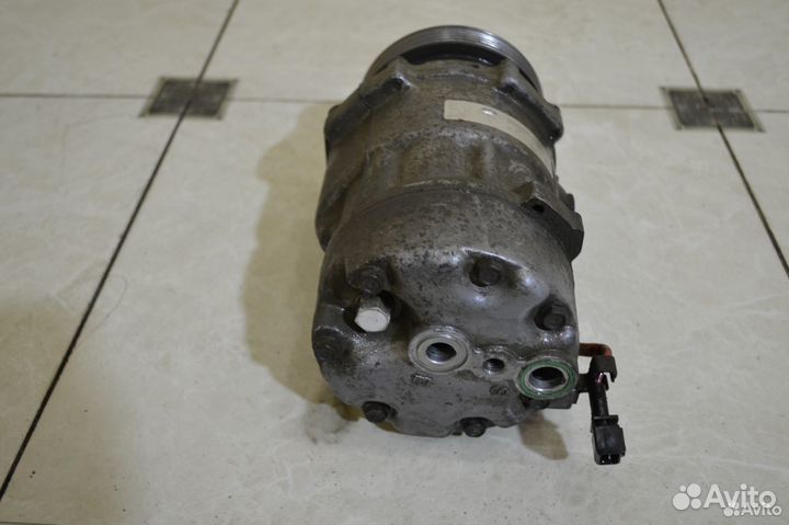 Компрессор кондиционера VW Passat B4