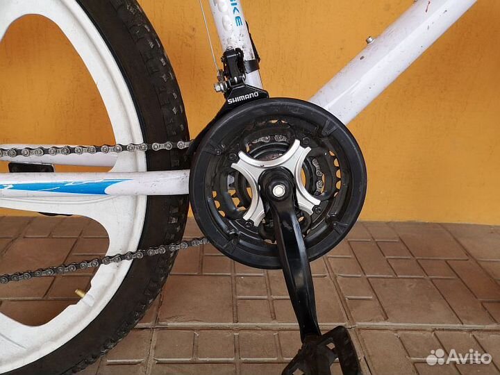 Велосипед BMW Superbike