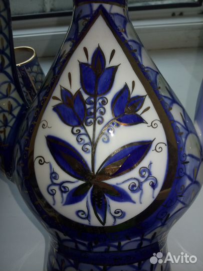 Фарфоровый сервиз