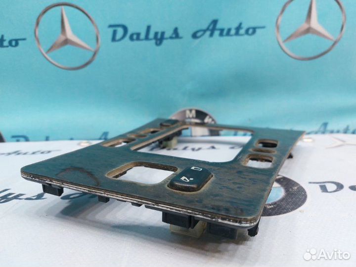 Накладка консоли Mercedes-Benz E-Class W210