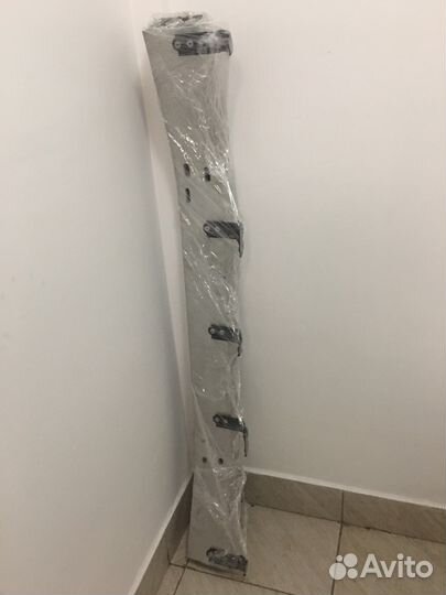 Усилитель бампера Lexus GX460