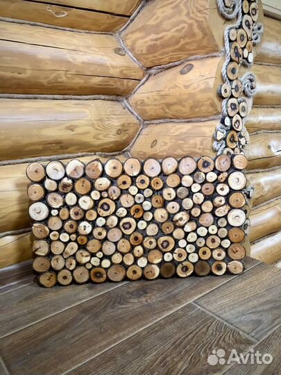 Панно декоративное из спилов разных пород дерева
