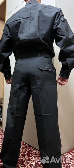 Черная форма охранника