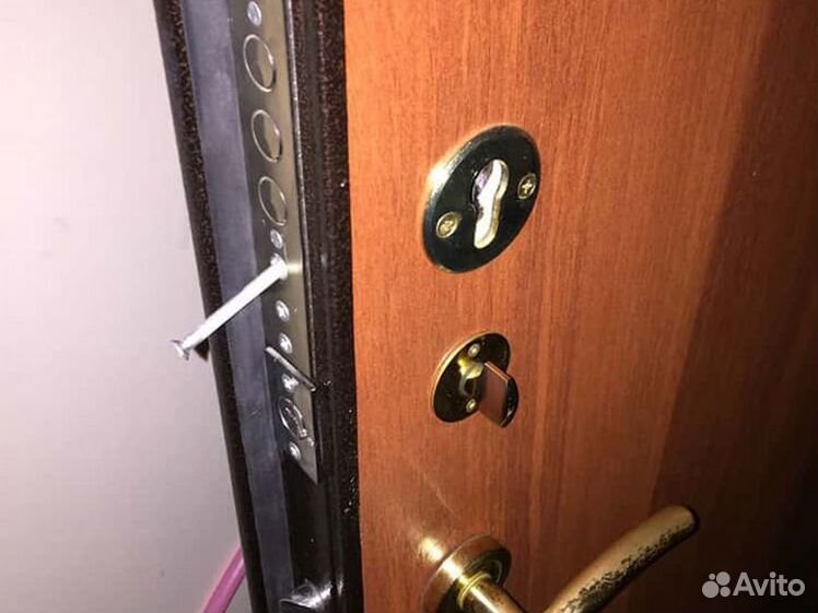 Как поменять личинку в двери