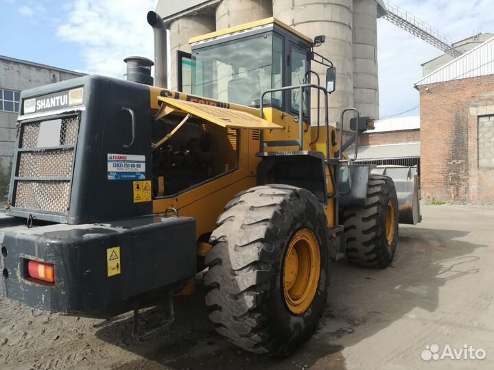 Фронтальный погрузчик Shantui SL50W, 2011