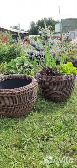 Кашпо из искусственного ротанга