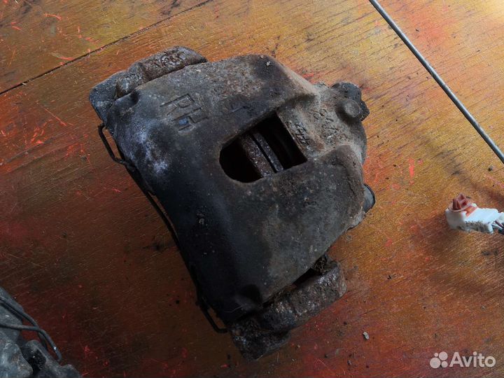 Суппорт передний правый форд фокус 3