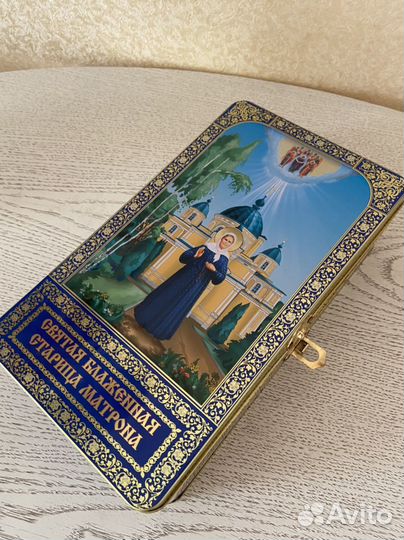 Жестяная коробка