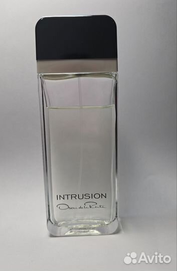 Intrusion Oscar de la Renta