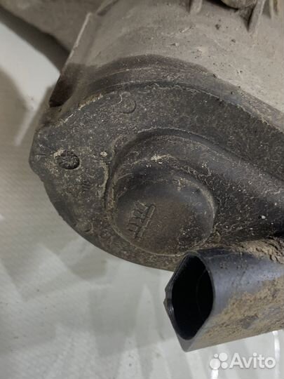 Суппорт тормозной задний левый VAG