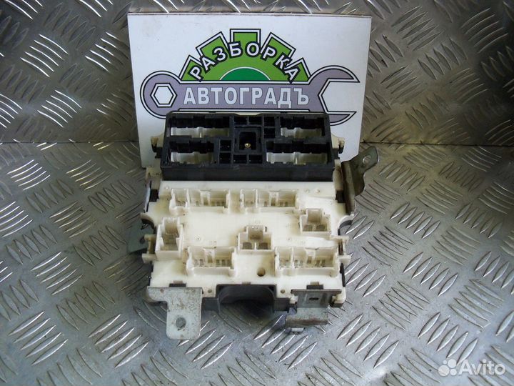Блок предохранителей салонный Ниссан Максима А32