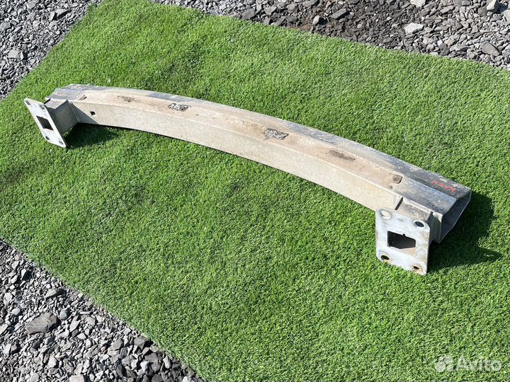 Задний усилитель бампера порш каен