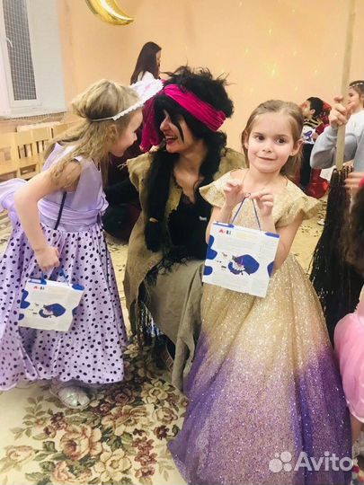 Платье для девочки праздничное