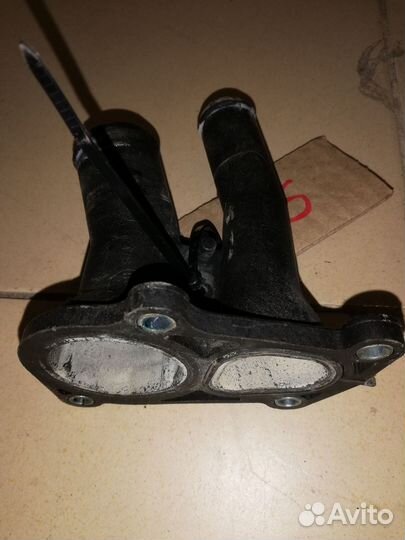 Фланец двигателя системы охлаждения Ford C-MAX