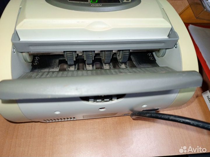 Счётчик банкнот Pro-40U Neo