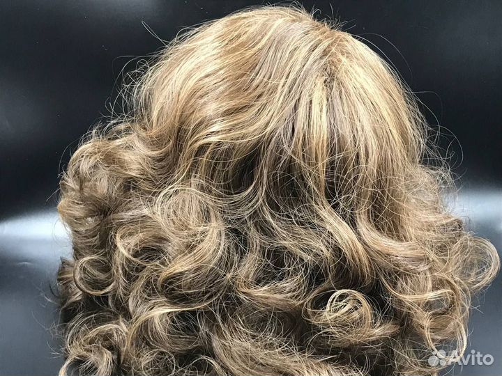 35750 синтетический коричневый волнистый парик