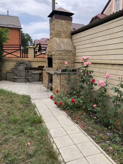 Дом 200 м² на участке 5 сот.