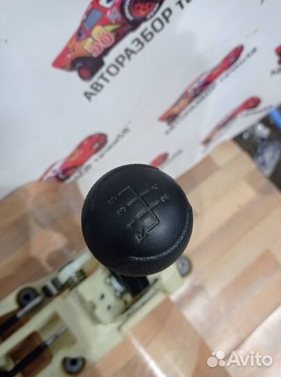 Кулиса троса в сборе МКПП Kia Rio 2 рест. JB 2011