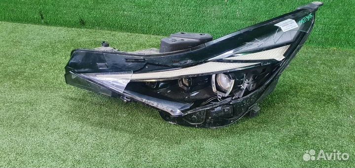 Фара левая Hyundai Elantra