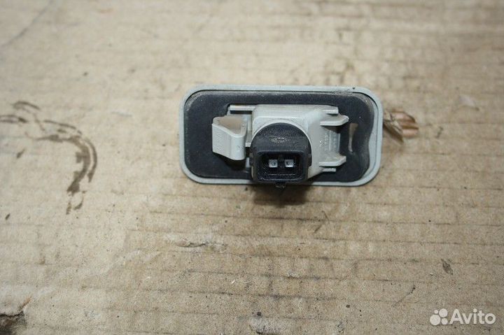 Плафон освещения номера toyota avensis II 2003-200