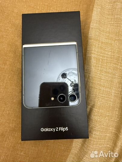 Samsung Galaxy Z Flip5, 8/256 ГБ