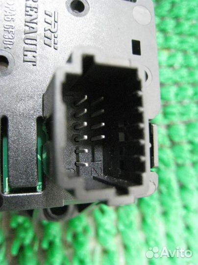 Кнопка стояночного тормоза Renault Scenic 3 (JZ)