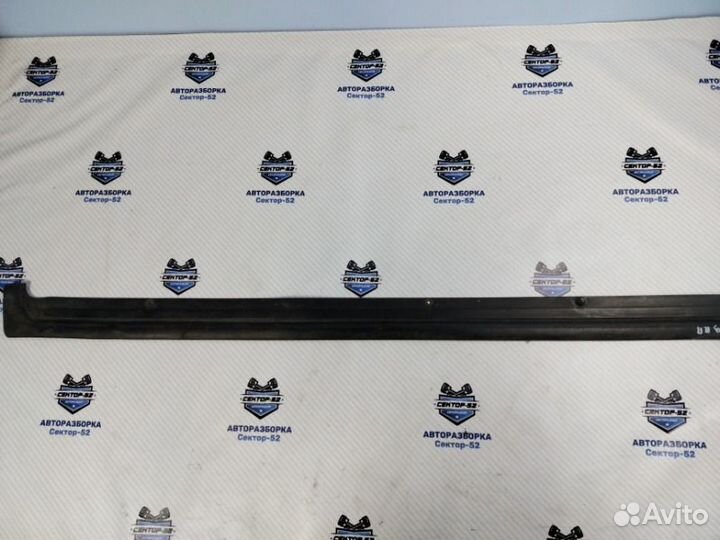 Уплотнитель двери передний правый Nissan Qashqai