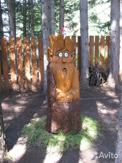 Фигура из дерева 