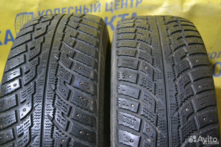 Kumho I'Zen RV Stud KC16 215/70 R16