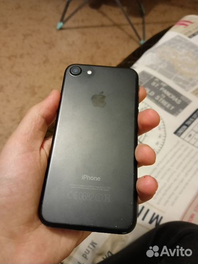 Телефон iPhone 7