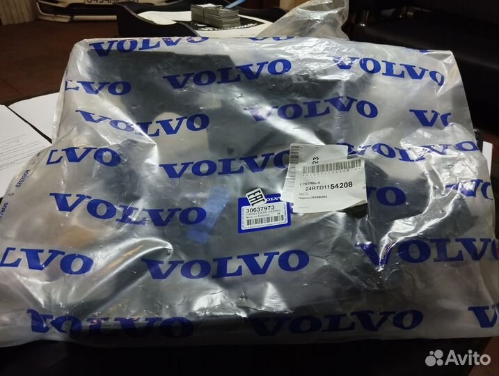 Крышка ремня грм volvo