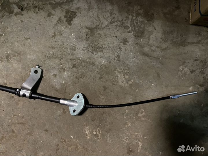 Трос ручника центральный grand starex