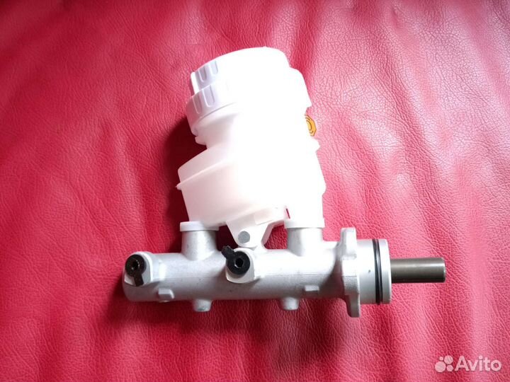 Главный тормозной Mitsubishi pajero sport