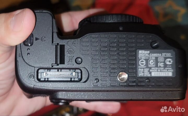 Зеркальный фотоаппарат nikon D7100