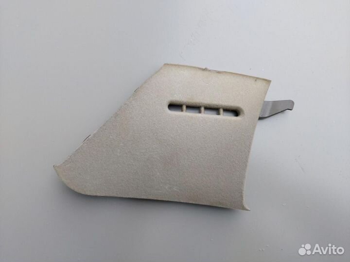 Обшивка стойки передняя левая нижняя Toyota Prius