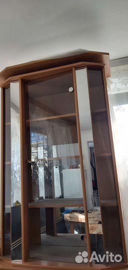 Шкаф сервант