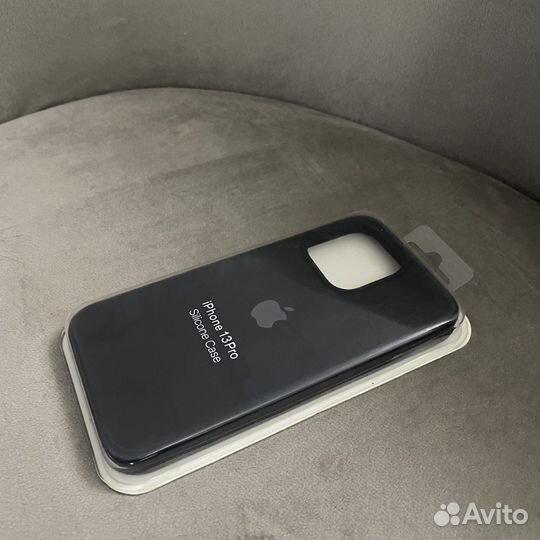 Чехол на iPhone