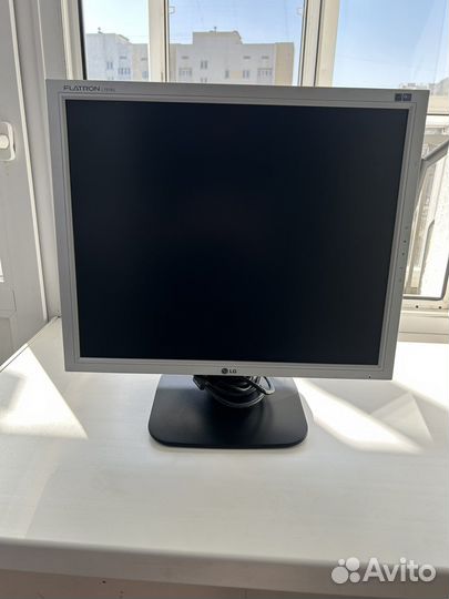 Монитор LG flatron l 1918s 19 дюймов