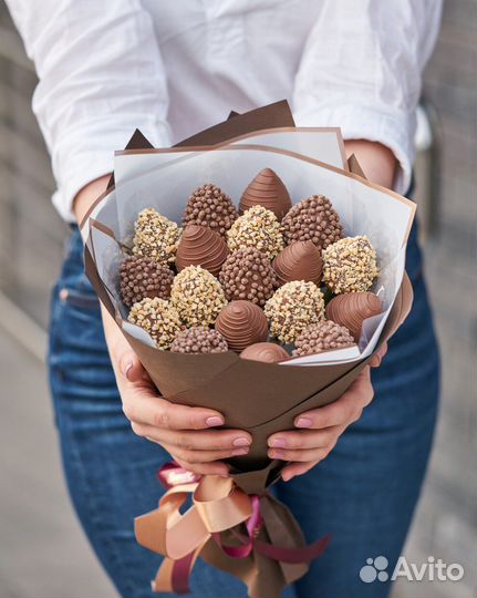 Клубника в шоколаде букеты