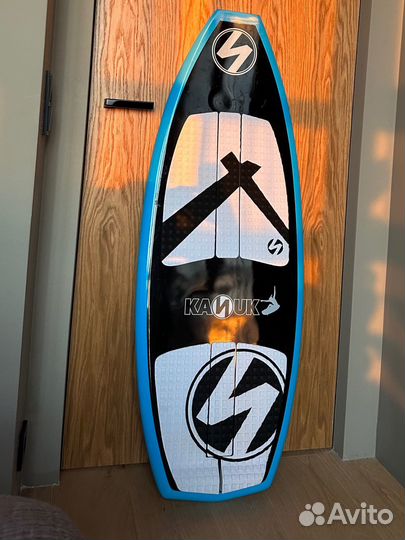 Вейксерф Kanuk