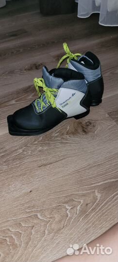 Лыжные ботинки детские 33 размер